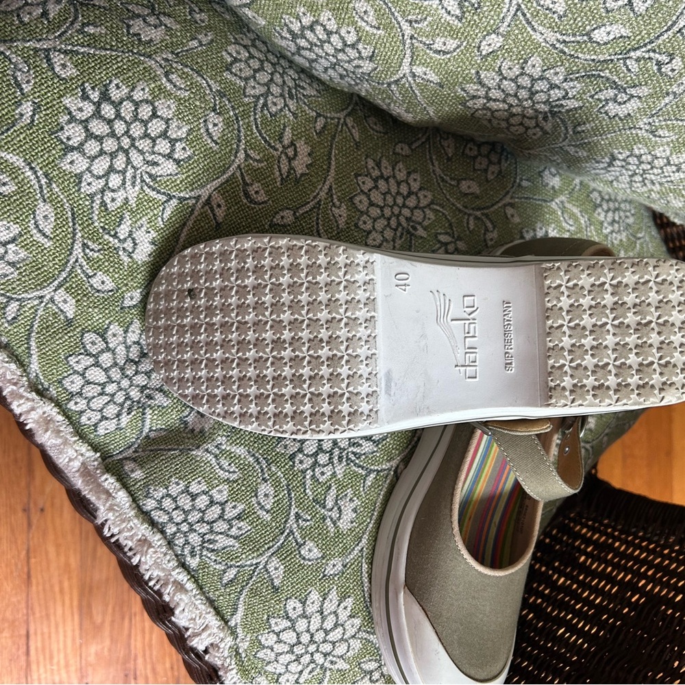 Danskos canvas Mary Jane style shoes, like new - Picture 3 of 7